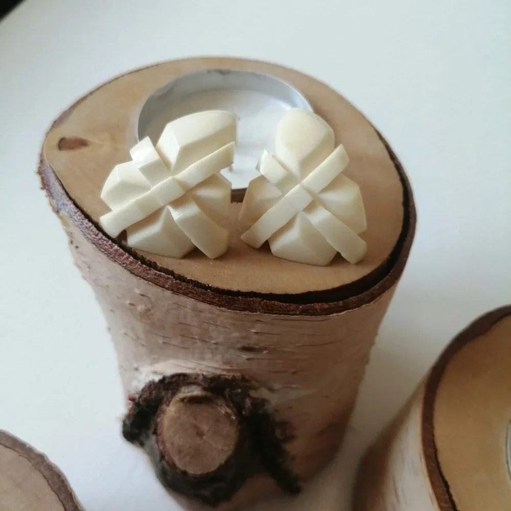 Fish Bone Earrings Studs Criss cross Carved - Picture 2 of 6